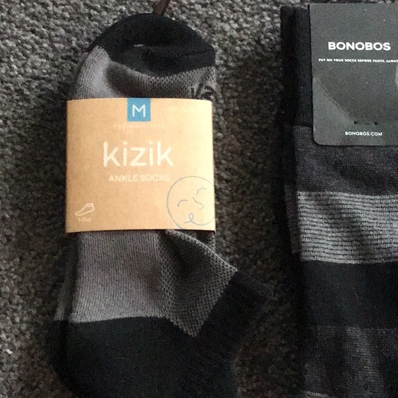 Bundle of 4 new socks - Picture 2 of 6